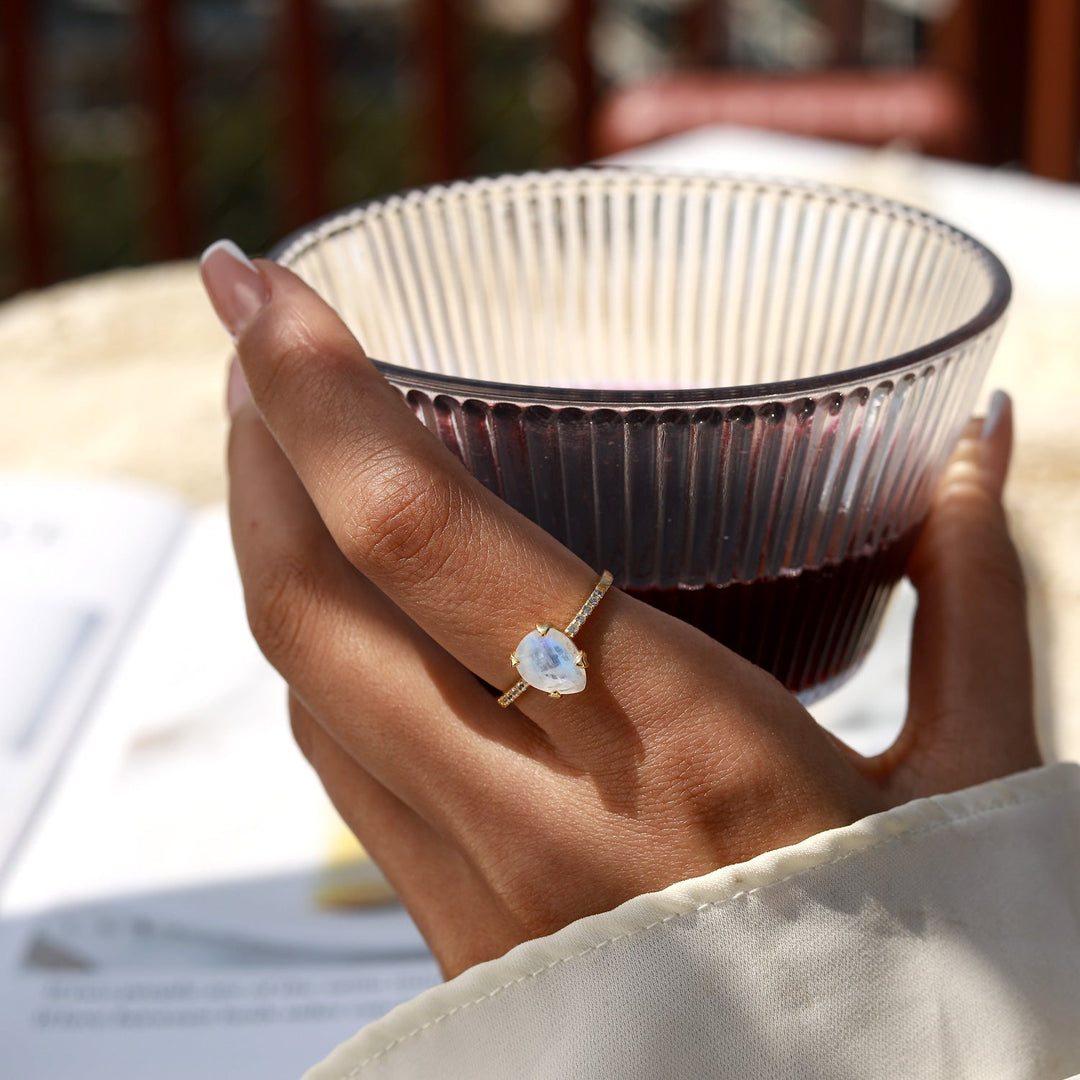 Anillo Bianca con Piedra lunar