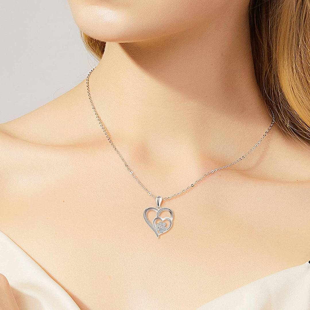 Collar de plata de ley con patita y corazón con zirconia cúbica