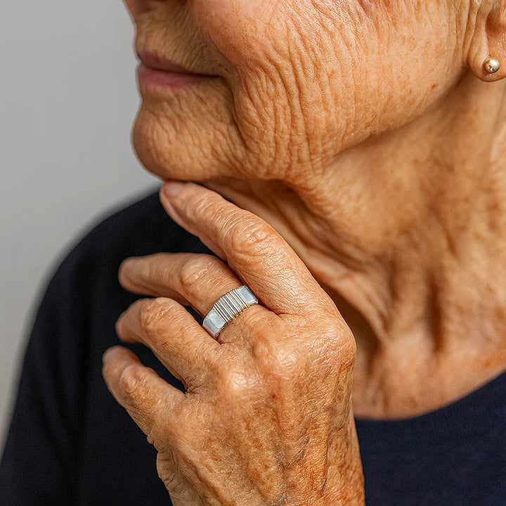 Anillo Boho de Hilos Dorados