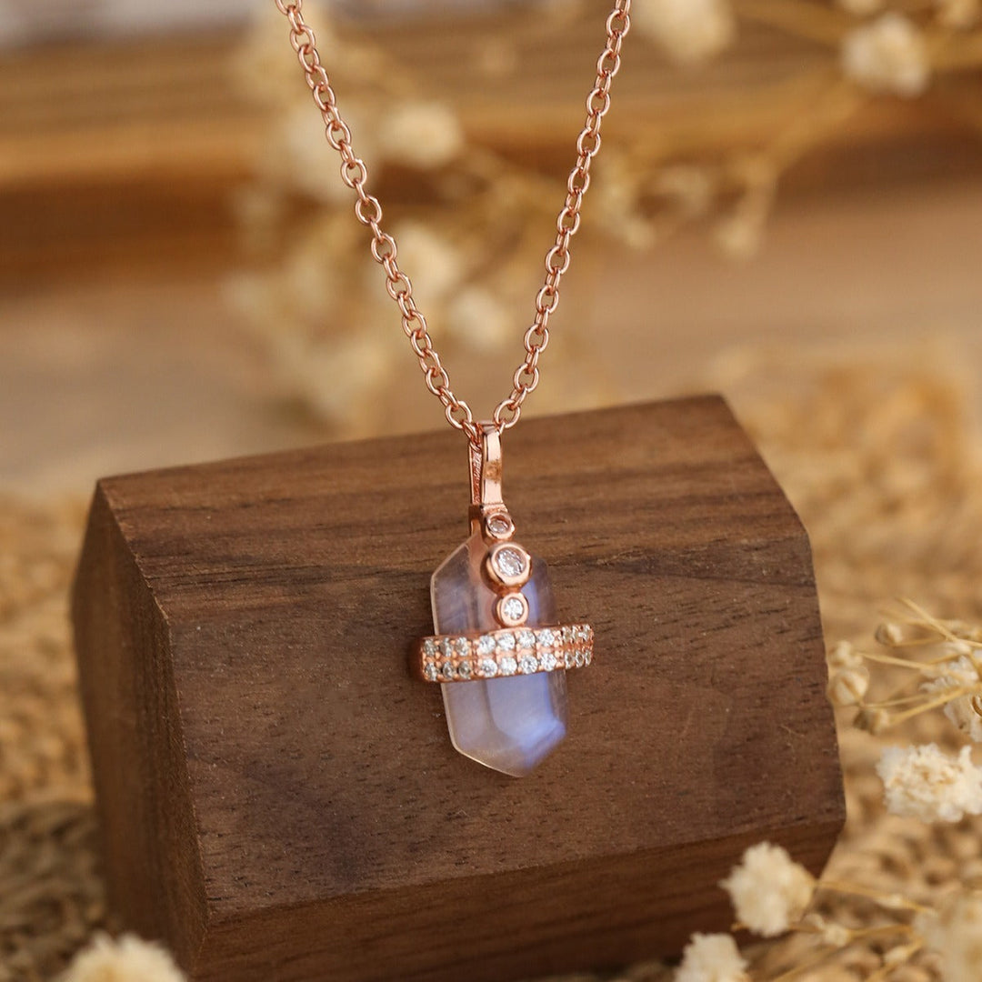 Collar Emma con Piedra lunar