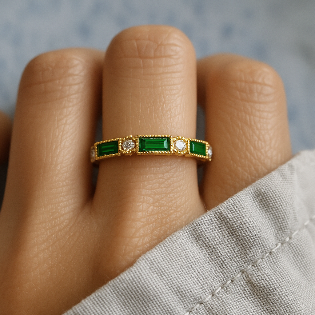 Alex - Anillo de Oro con Circonitas Verdes