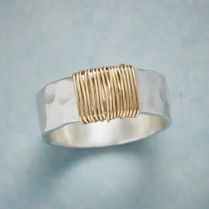 Anillo Boho de Hilos Dorados